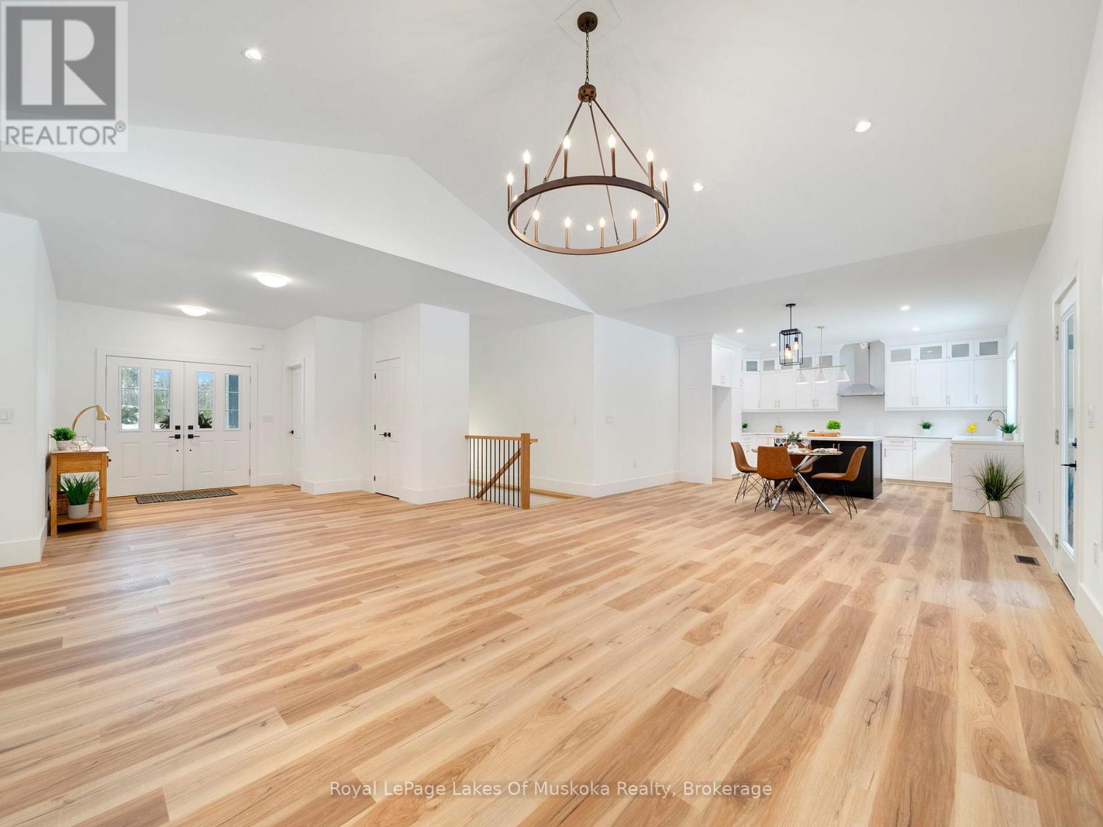 9 Meadow Acres Road, Oro-Medonte, Ontario  L0K 2G1 - Photo 6 - S12930062