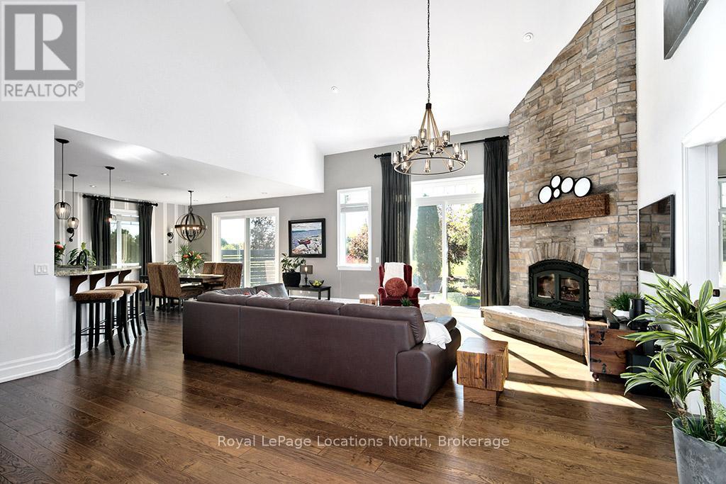 138 Rankin's Crescent, Blue Mountains, Ontario  N0H 2P0 - Photo 4 - X12931744