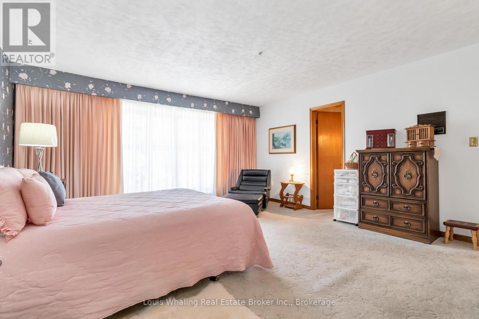 241 4th Avenue, Hanover, Ontario  N4N 2B6 - Photo 18 - X12931764
