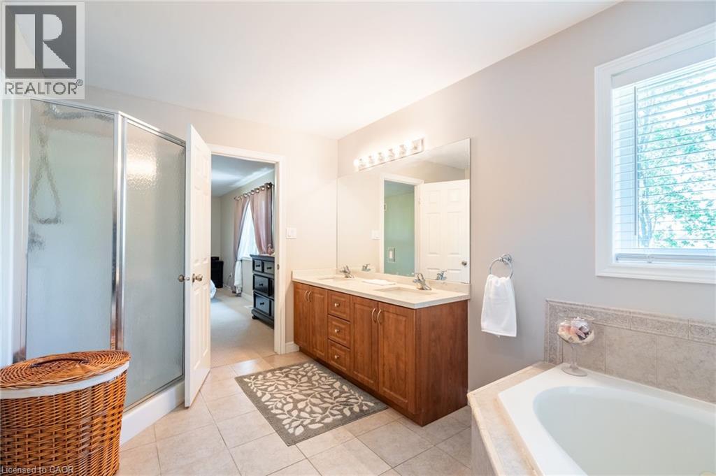 24 Edgecroft Crescent, Stoney Creek, Ontario  L8J 3Y6 - Photo 37 - 40815813