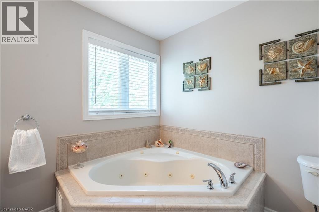 24 Edgecroft Crescent, Stoney Creek, Ontario  L8J 3Y6 - Photo 38 - 40815813