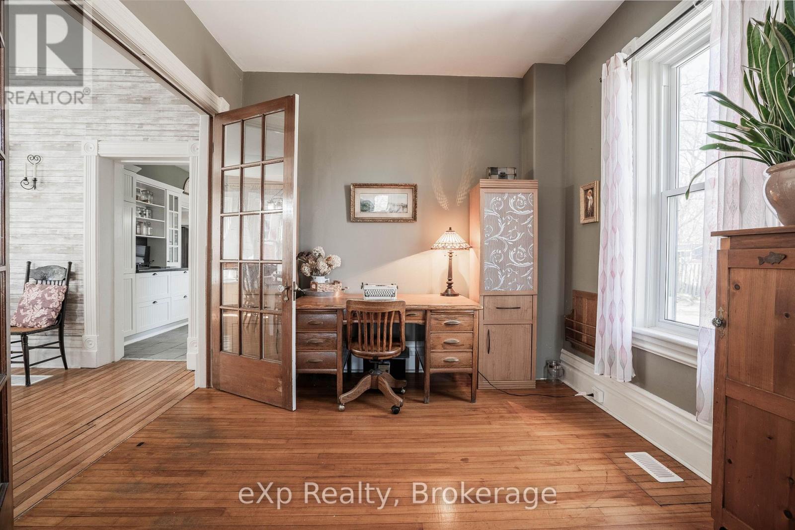 352 Berford Street, South Bruce Peninsula, Ontario  N0H 2T0 - Photo 11 - X12934008