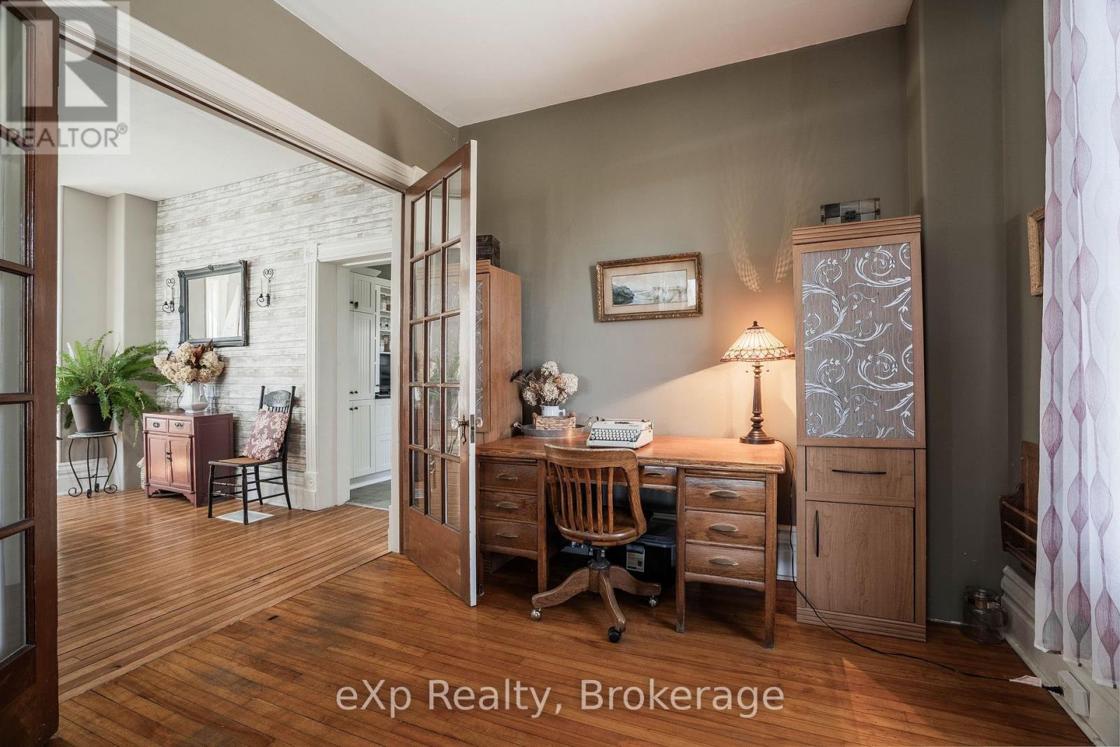 352 Berford Street, South Bruce Peninsula, Ontario  N0H 2T0 - Photo 13 - X12934008