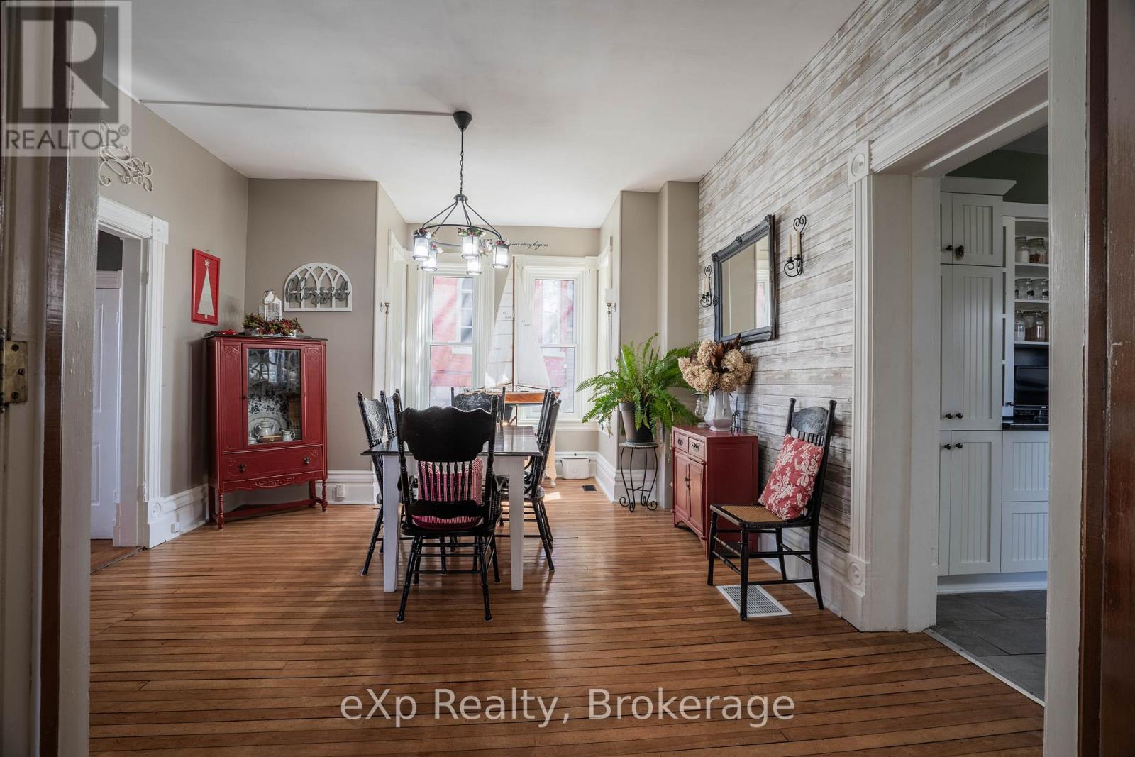 352 Berford Street, South Bruce Peninsula, Ontario  N0H 2T0 - Photo 14 - X12934008