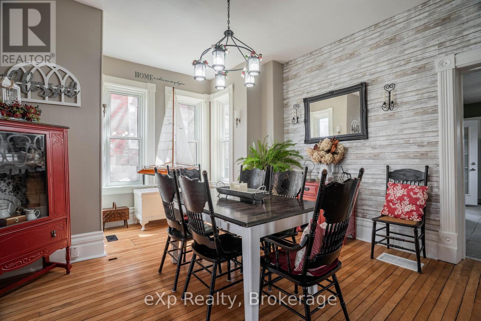 352 Berford Street, South Bruce Peninsula, Ontario  N0H 2T0 - Photo 16 - X12934008