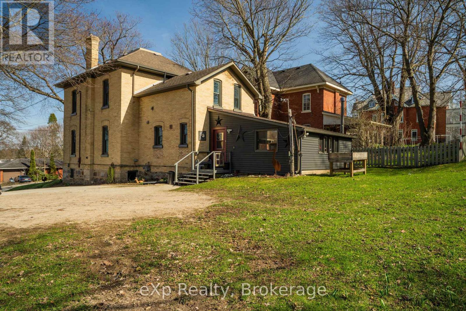 352 Berford Street, South Bruce Peninsula, Ontario  N0H 2T0 - Photo 2 - X12934008