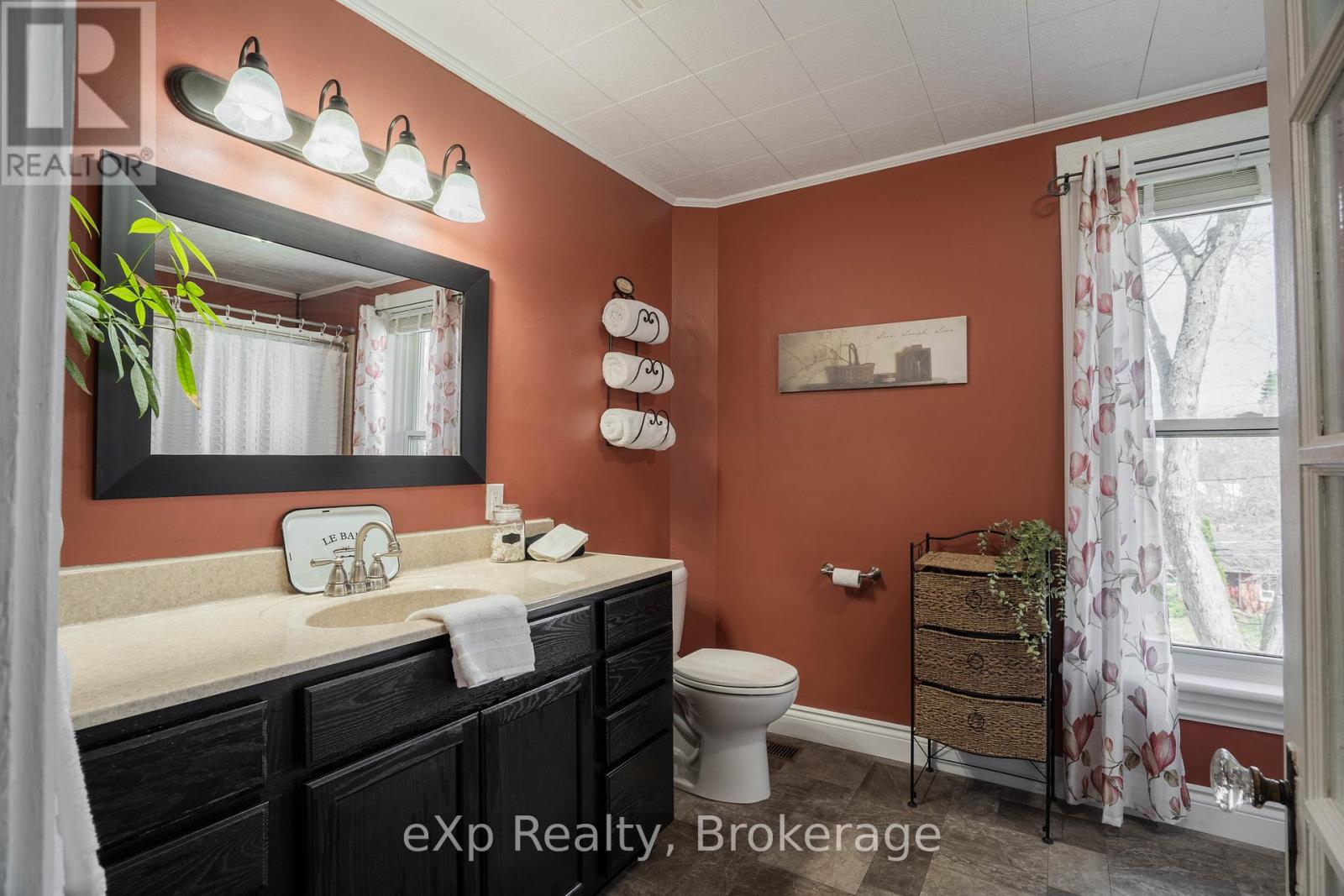 352 Berford Street, South Bruce Peninsula, Ontario  N0H 2T0 - Photo 27 - X12934008
