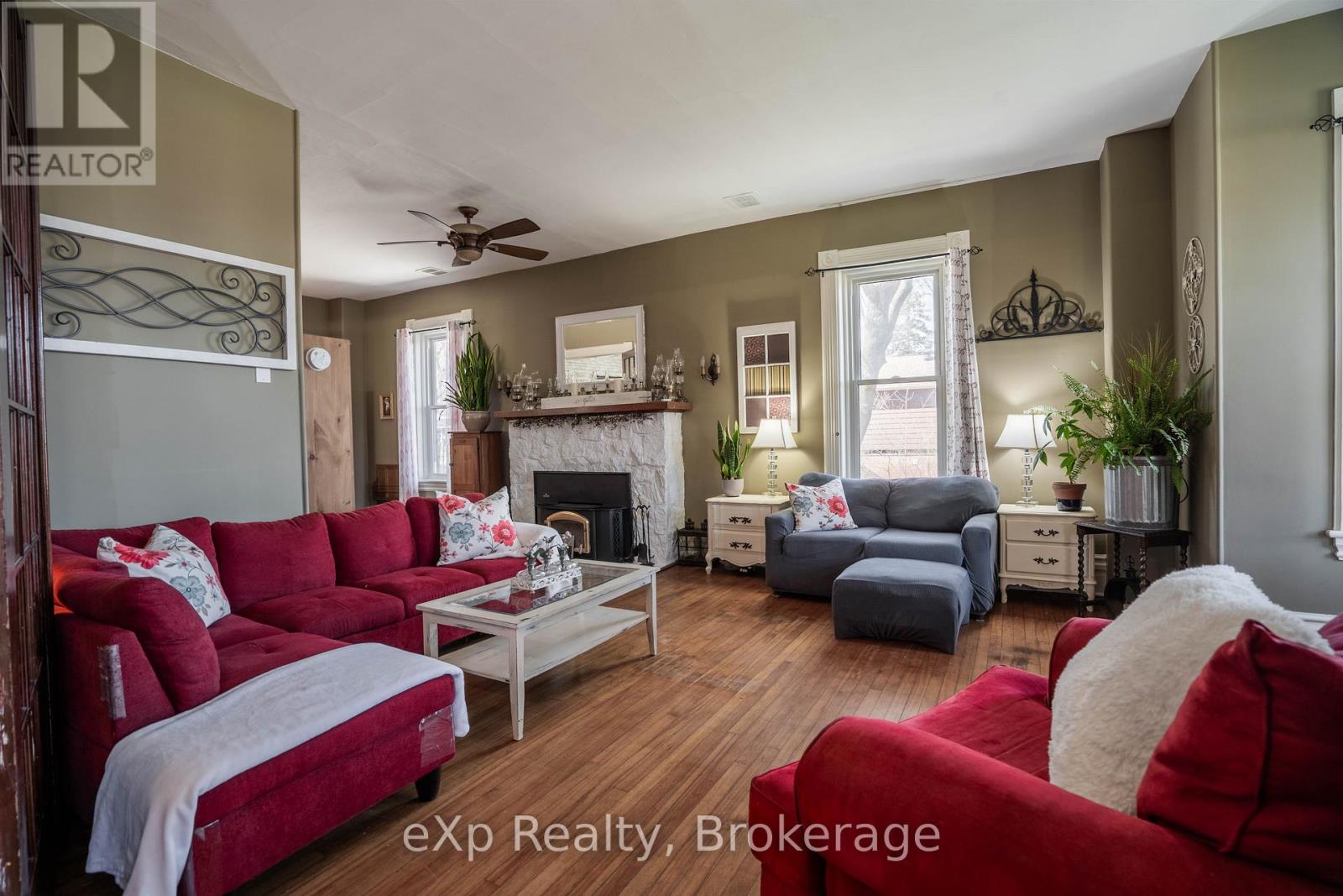 352 Berford Street, South Bruce Peninsula, Ontario  N0H 2T0 - Photo 5 - X12934008