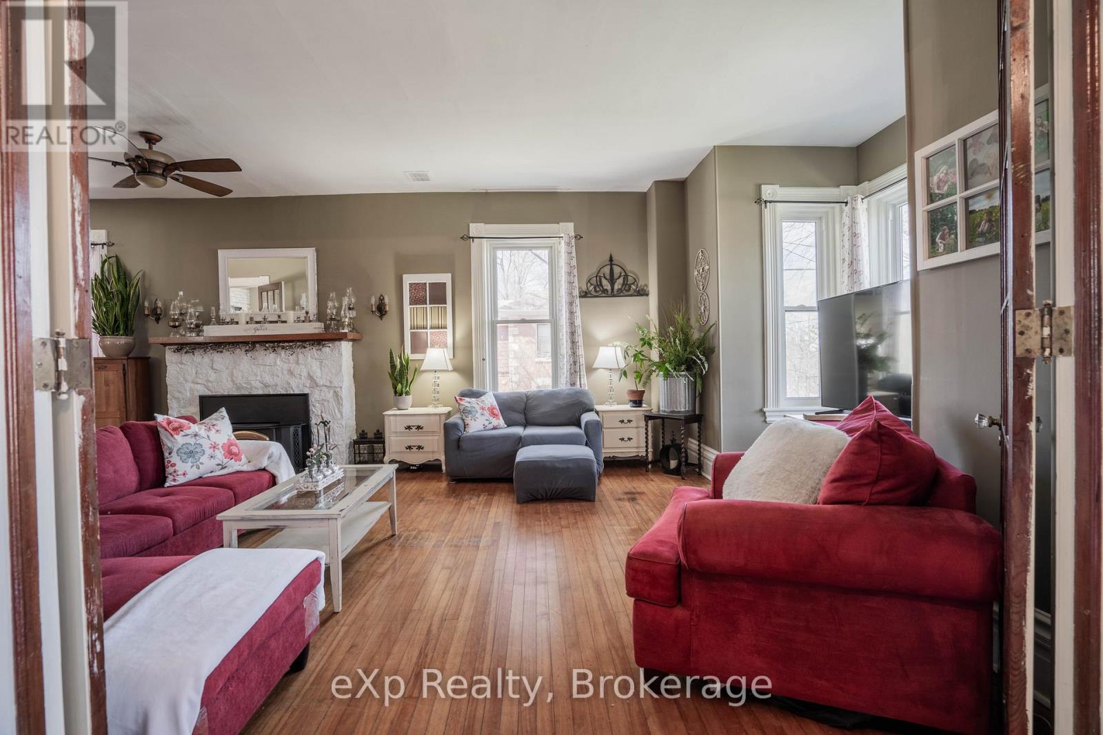 352 Berford Street, South Bruce Peninsula, Ontario  N0H 2T0 - Photo 6 - X12934008