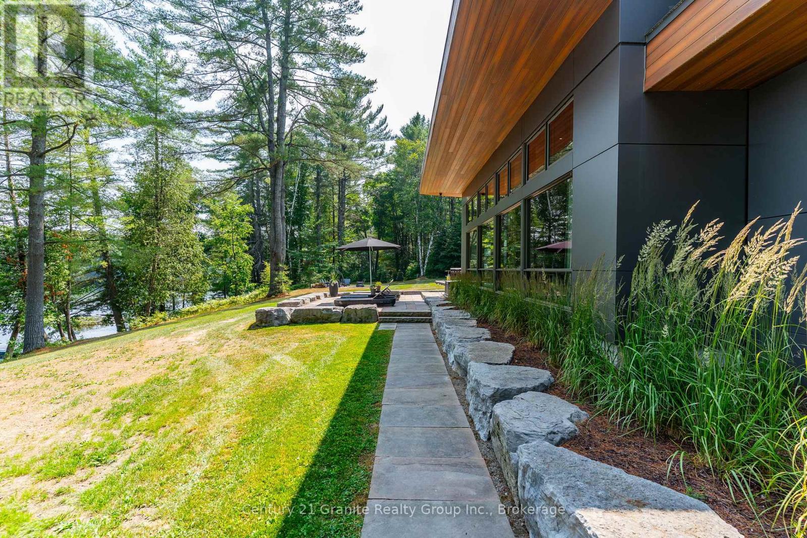1085 Grace Road, Minden Hills, Ontario  K0M 2K0 - Photo 26 - X12934162
