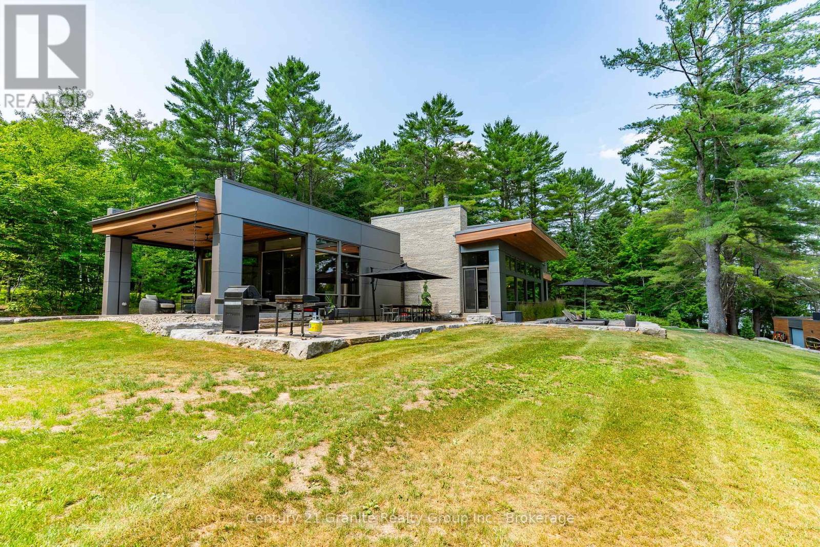 1085 Grace Road, Minden Hills, Ontario  K0M 2K0 - Photo 31 - X12934162