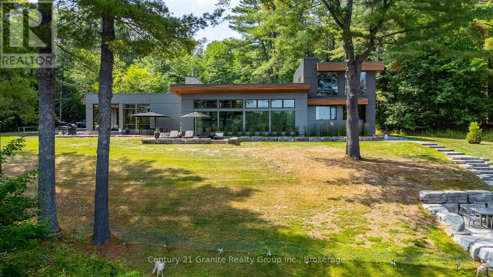 1085 Grace Road, Minden Hills, Ontario  K0M 2K0 - Photo 47 - X12934162