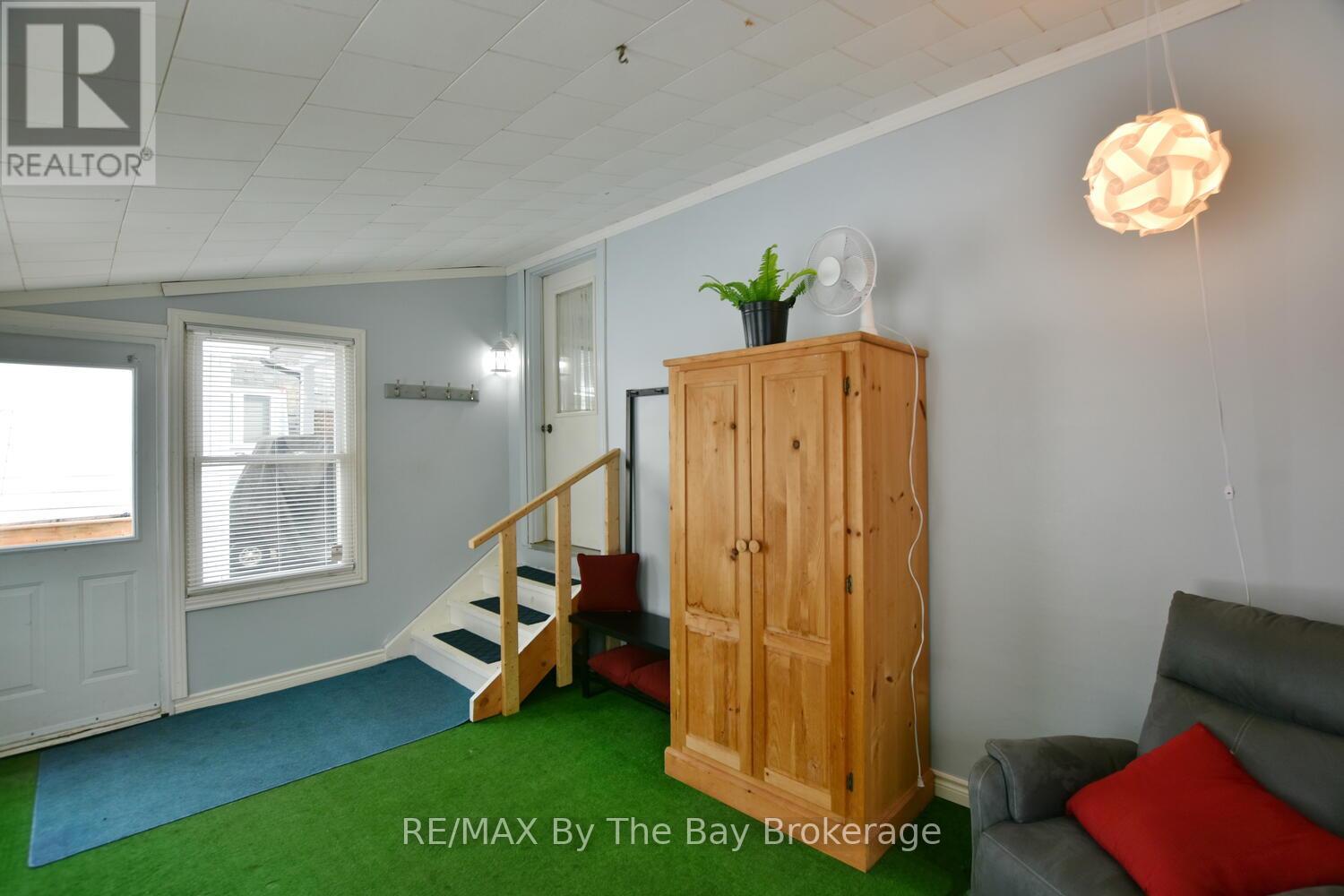 15 Carruthers Street S, Wasaga Beach, Ontario  L9Z 1K2 - Photo 20 - S12934442
