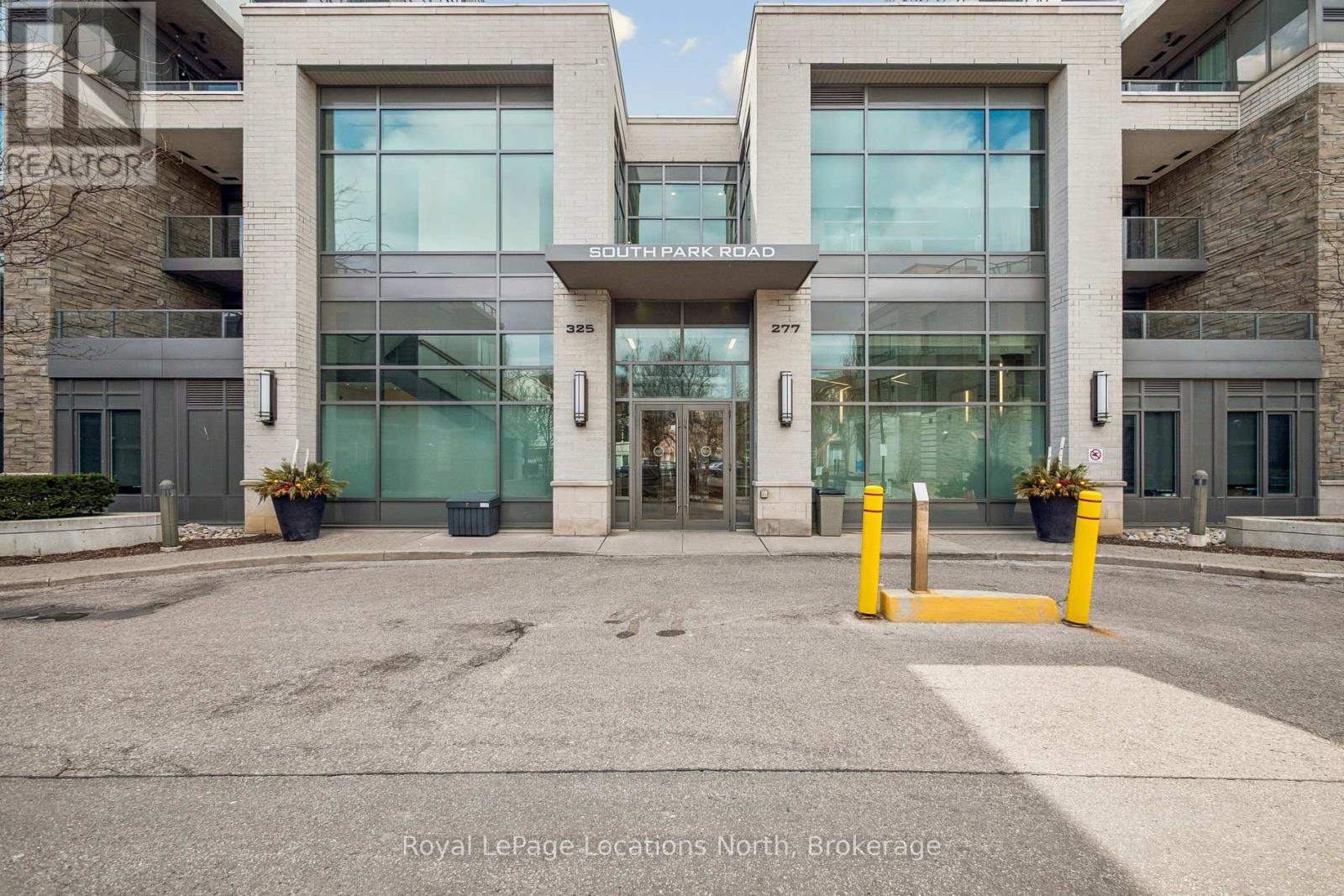 810 - 277 South Park Road, Markham, Ontario  L3T 0B7 - Photo 2 - N12935566