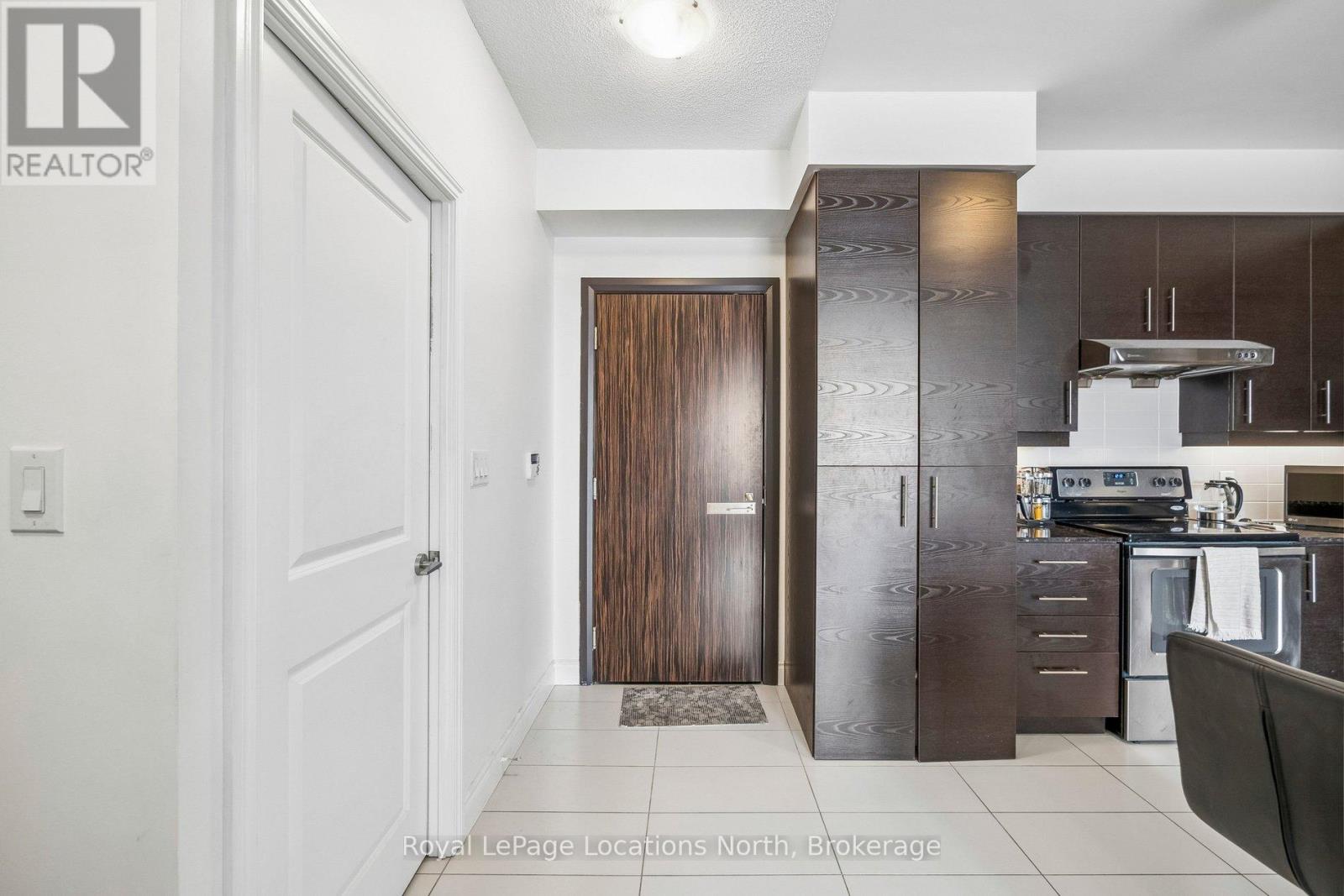 810 - 277 South Park Road, Markham, Ontario  L3T 0B7 - Photo 3 - N12935566