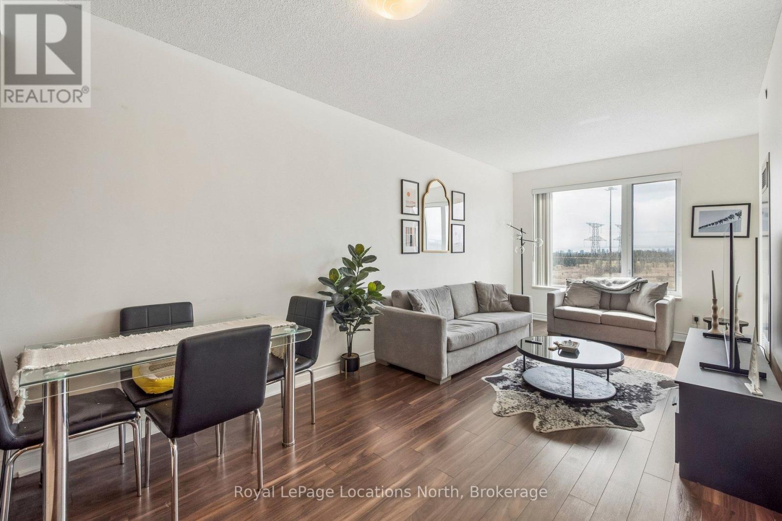 810 - 277 South Park Road, Markham, Ontario  L3T 0B7 - Photo 6 - N12935566