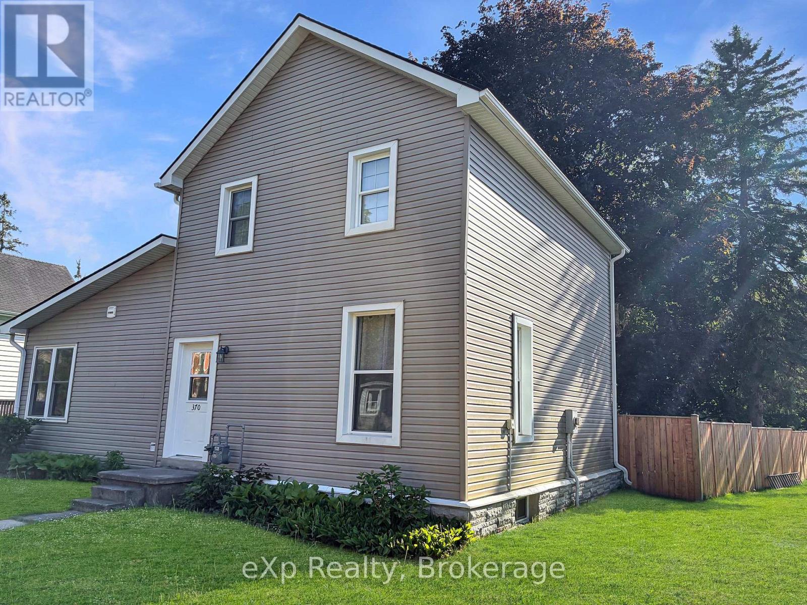 370 6th Avenue, Hanover, Ontario  N4N 2E9 - Photo 3 - X12935752