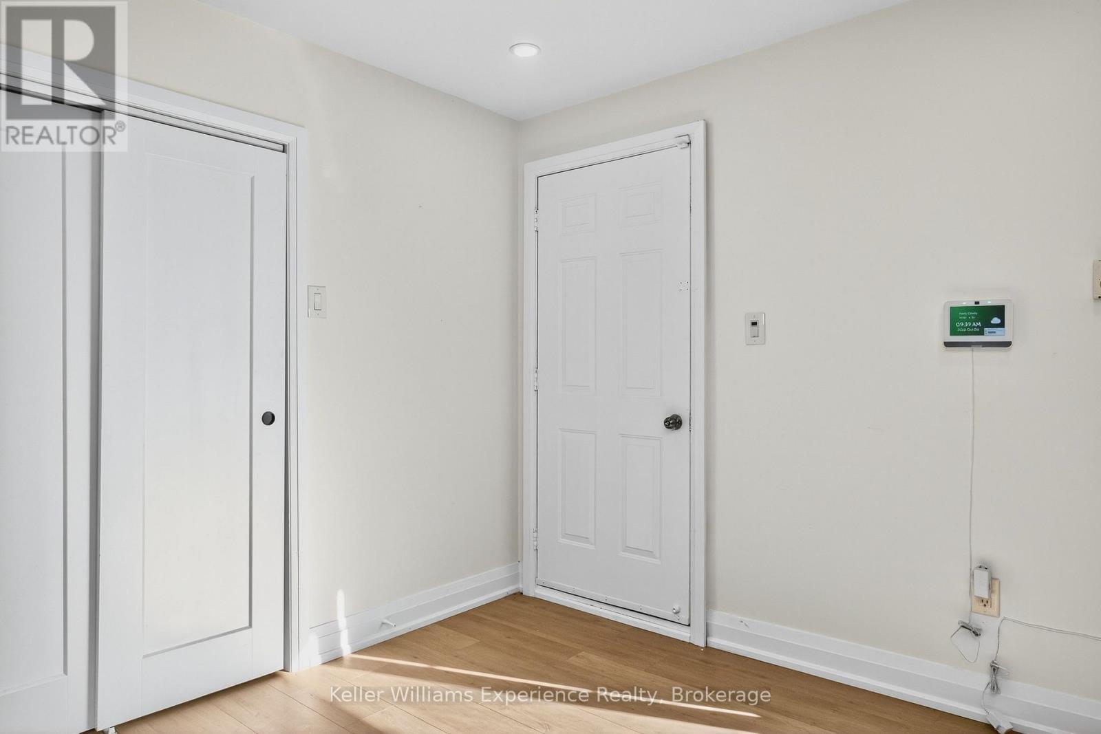 556 Champlain Road, Tiny, Ontario  L9M 0C2 - Photo 5 - S12935968