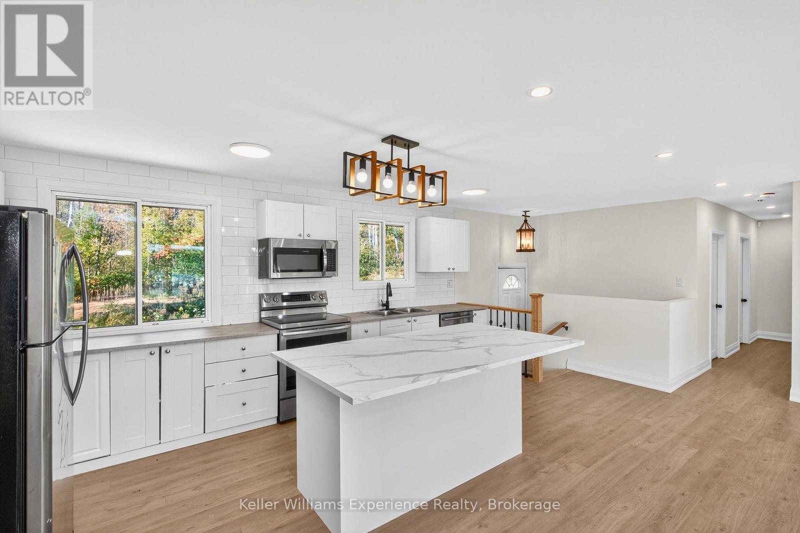 556 Champlain Road, Tiny, Ontario  L9M 0C2 - Photo 6 - S12935968