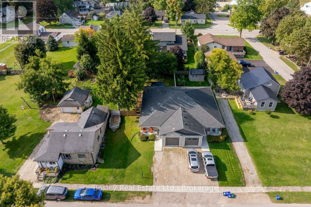 420 Victoria Street, Minto, Ontario  N0G 2P0 - Photo 12 - X12936068