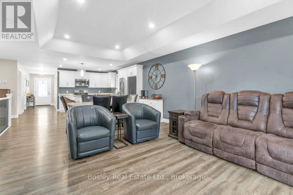 420 Victoria Street, Minto, Ontario  N0G 2P0 - Photo 30 - X12936068