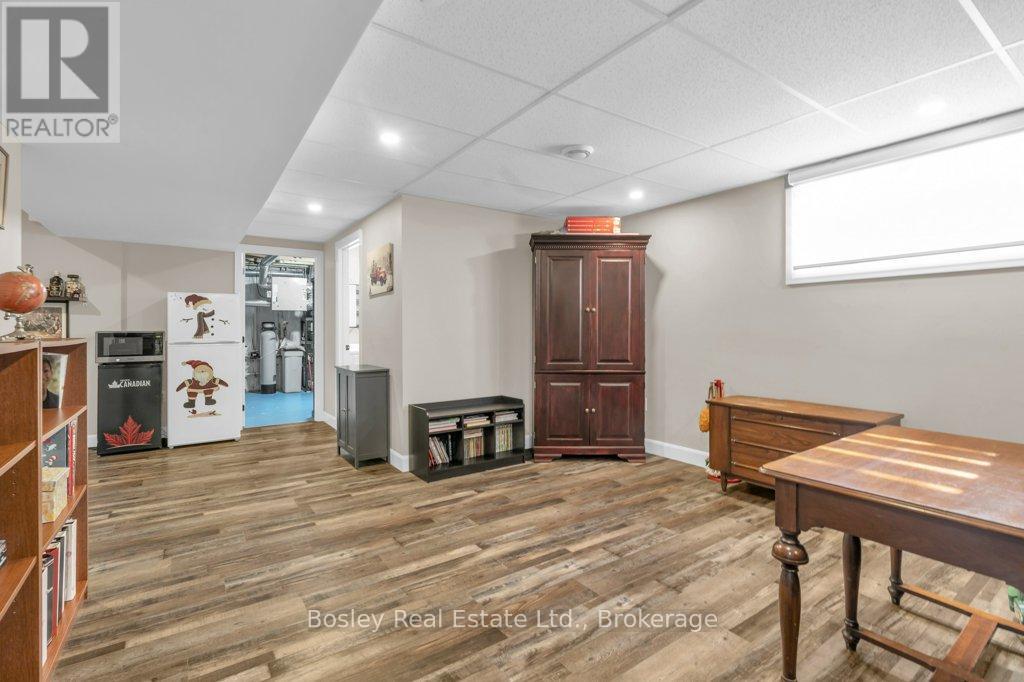 420 Victoria Street, Minto, Ontario  N0G 2P0 - Photo 40 - X12936068
