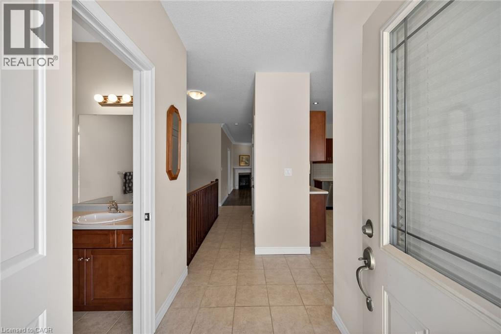 18 Ecker Lane, Hamilton, Ontario  L0R 1C0 - Photo 4 - 40816131