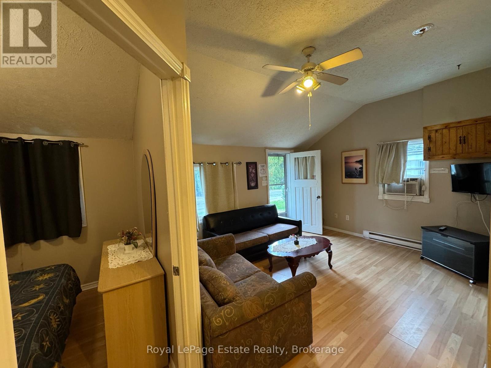 104 Third Avenue N, South Bruce Peninsula, Ontario  N0H 2G0 - Photo 23 - X12936592