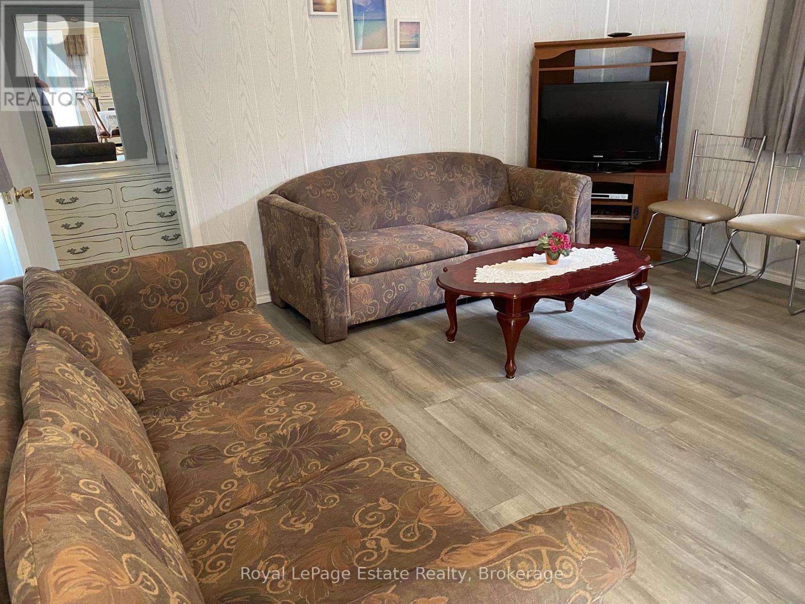 104 Third Avenue N, South Bruce Peninsula, Ontario  N0H 2G0 - Photo 25 - X12936592