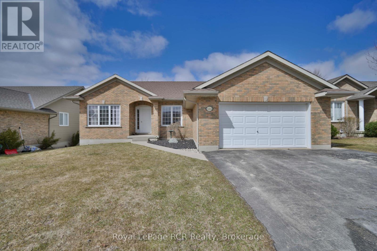 444 Grandview Road, North Huron, Ontario  N0G 2W0 - Photo 2 - X12937136
