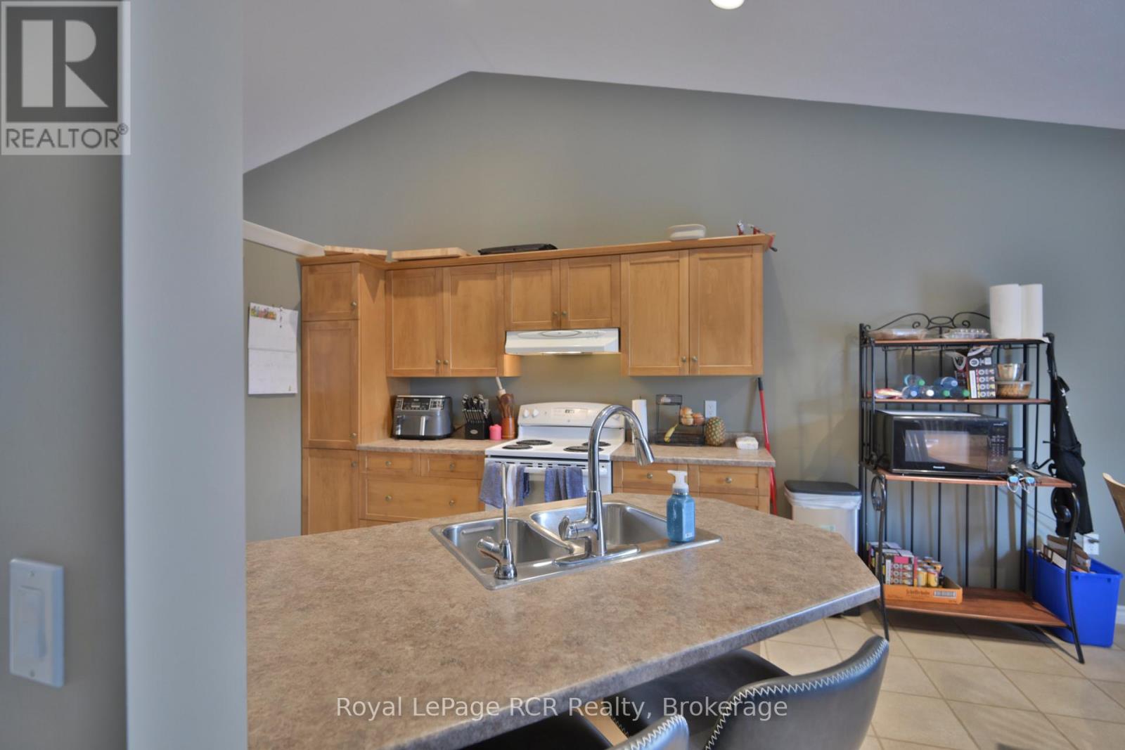 444 Grandview Road, North Huron, Ontario  N0G 2W0 - Photo 4 - X12937136