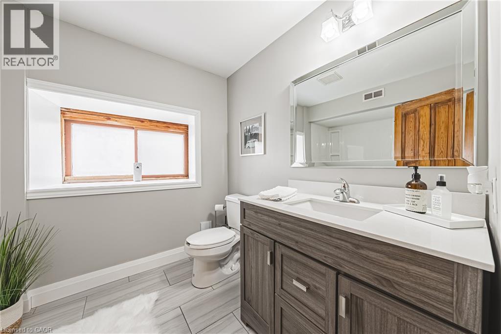 110 Freelton Road, Flamborough, Ontario  L8B 0Z3 - Photo 12 - 40816077