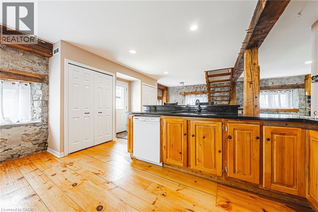 110 Freelton Road, Flamborough, Ontario  L8B 0Z3 - Photo 9 - 40816077