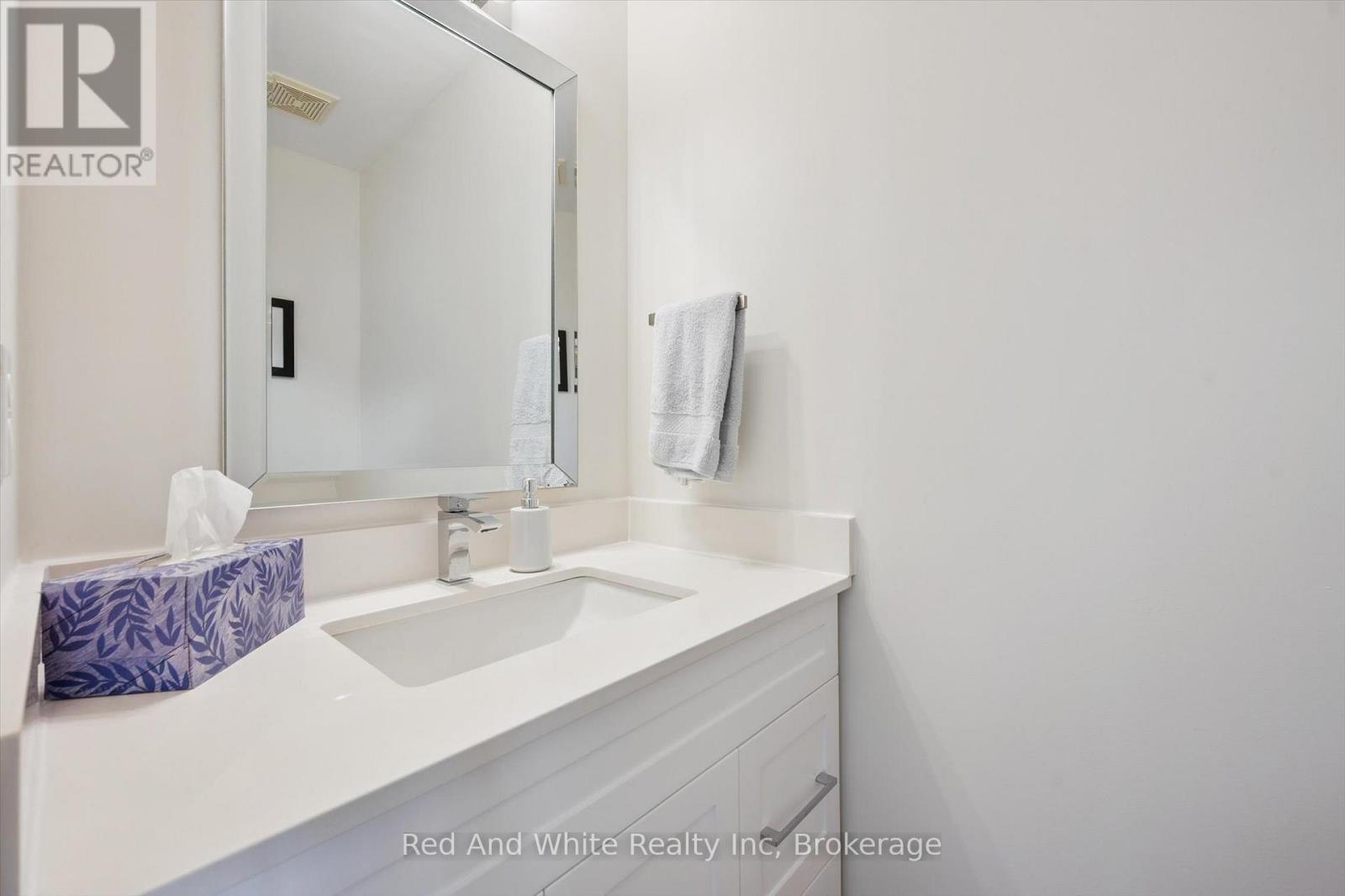 3 - 151 Clairfields Drive E, Guelph, Ontario  N1L 1P5 - Photo 16 - X12940480