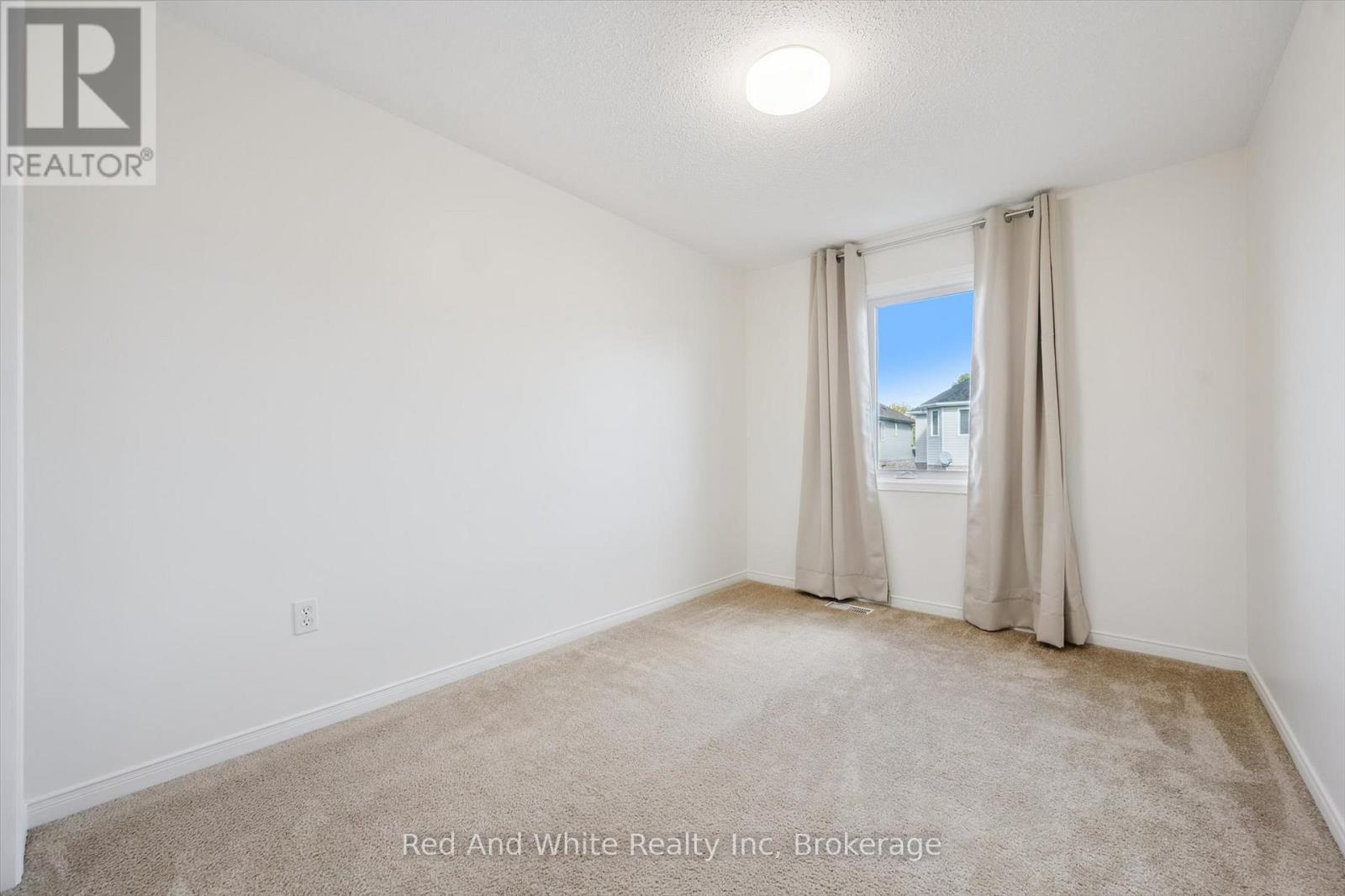 3 - 151 Clairfields Drive E, Guelph, Ontario  N1L 1P5 - Photo 23 - X12940480
