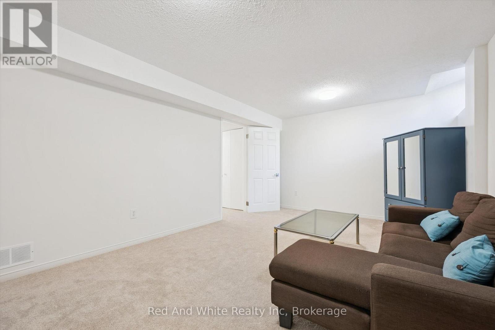 3 - 151 Clairfields Drive E, Guelph, Ontario  N1L 1P5 - Photo 28 - X12940480