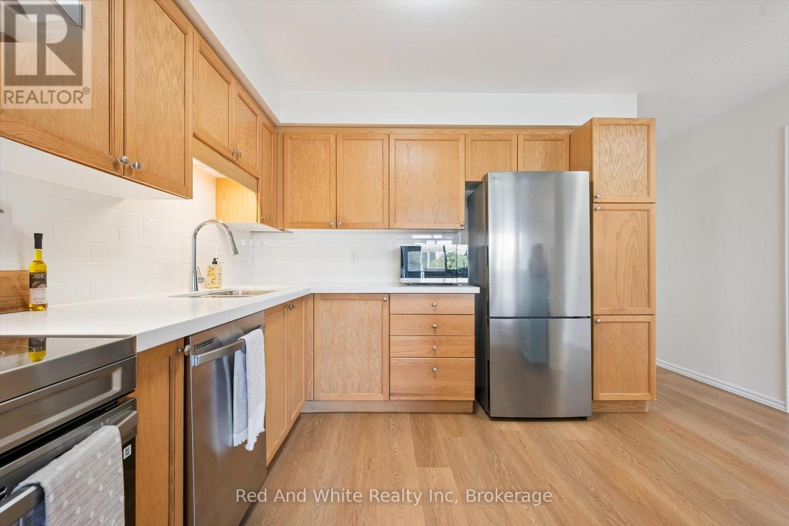 3 - 151 Clairfields Drive E, Guelph, Ontario  N1L 1P5 - Photo 5 - X12940480