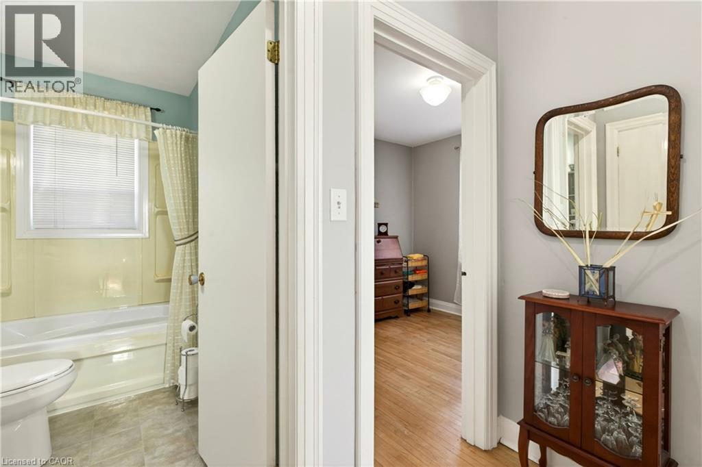 944 Garth Street, Hamilton, Ontario  L9C 4L2 - Photo 25 - 40816406