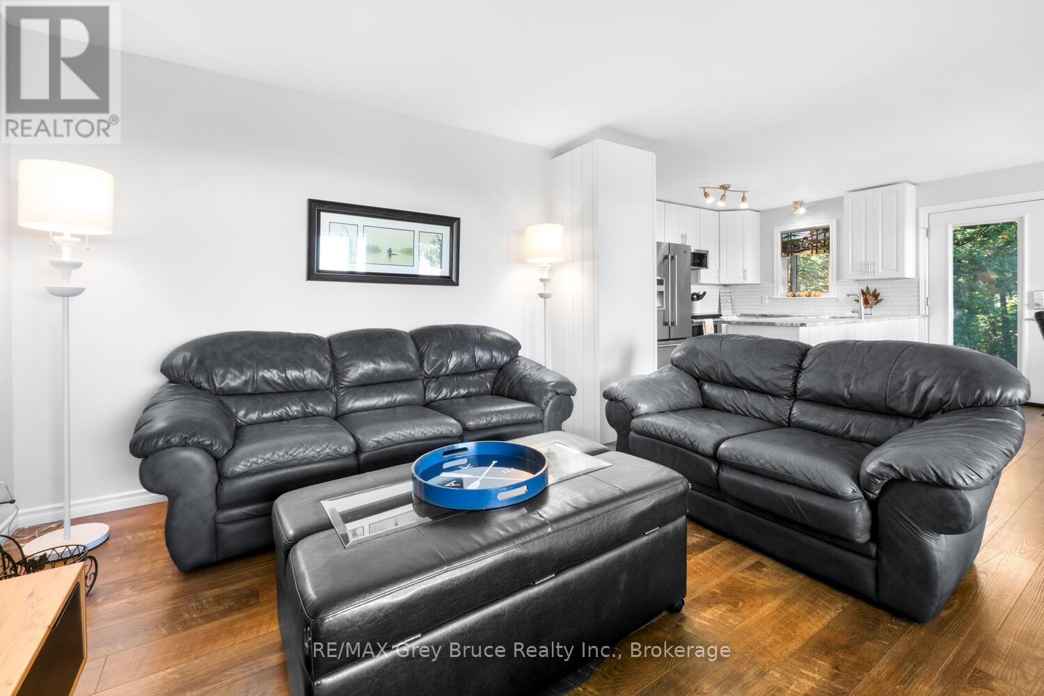 1208 Sunset Drive, South Bruce Peninsula, Ontario  N0H 2T0 - Photo 10 - X12942668