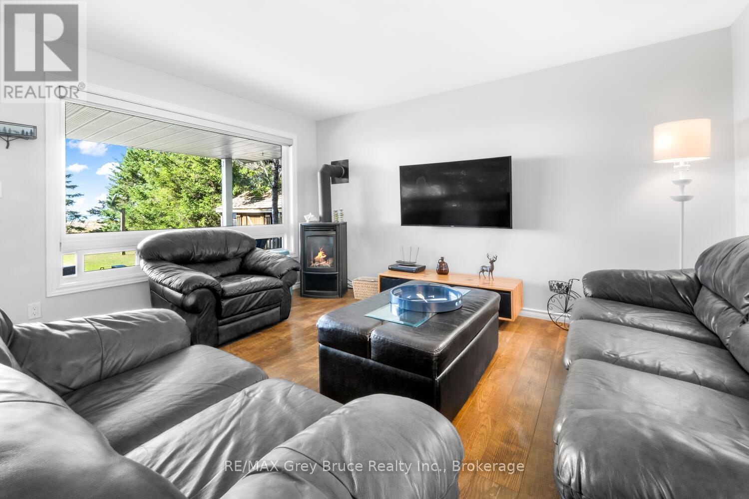 1208 Sunset Drive, South Bruce Peninsula, Ontario  N0H 2T0 - Photo 8 - X12942668
