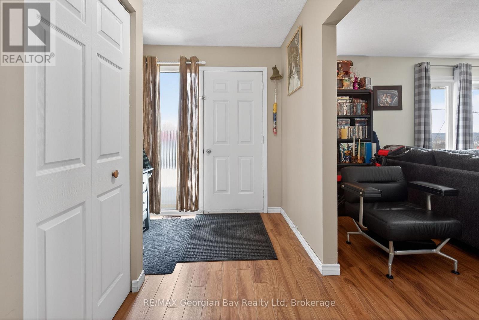 480 Broderick Street, Tay, Ontario  L0K 1R0 - Photo 2 - S12942832