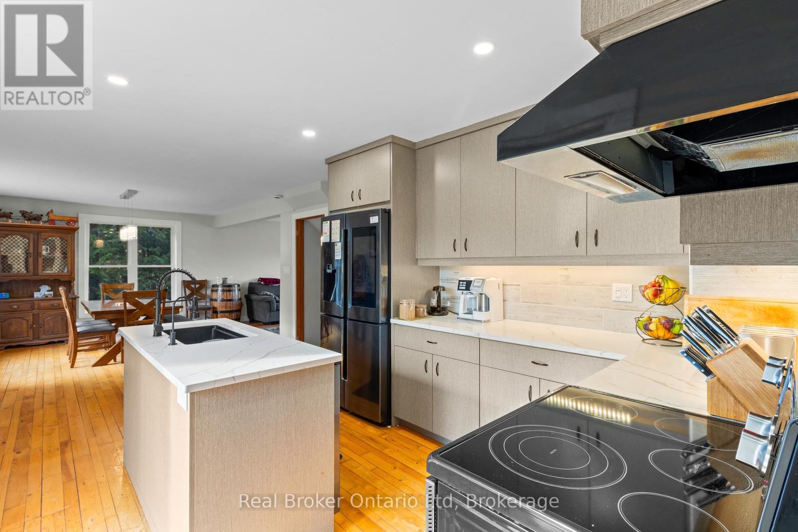 362120 16 Concession, Georgian Bluffs, Ontario  N0H 1P0 - Photo 12 - X12943328