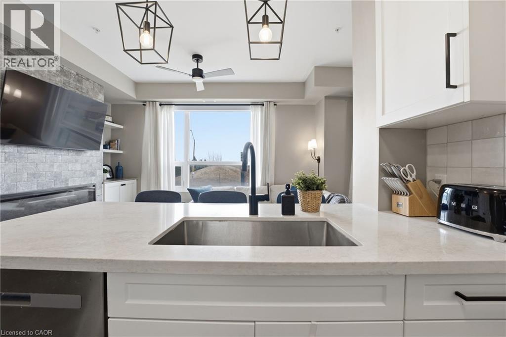120 Springvalley Crescent Unit# 203, Hamilton, Ontario  L9C 0G2 - Photo 7 - 40816701