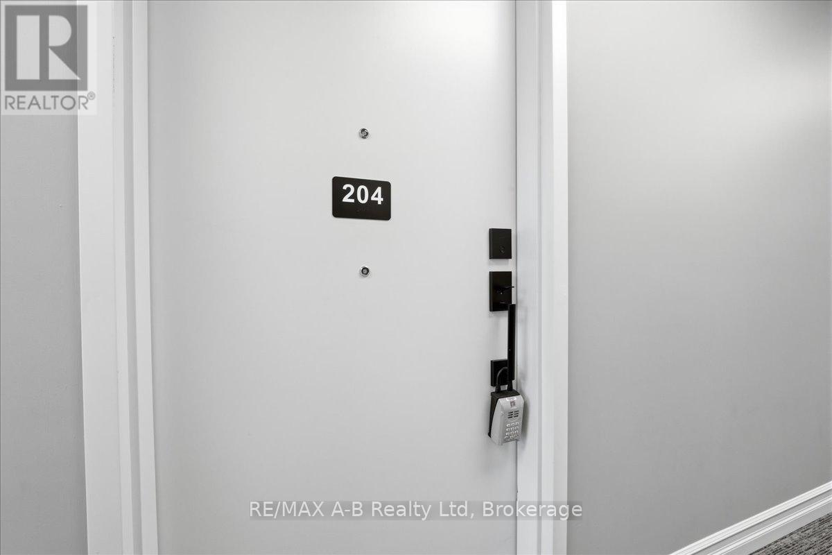 204 - 100 Gordon Street, Stratford, Ontario  N5A 7T8 - Photo 2 - X12946210
