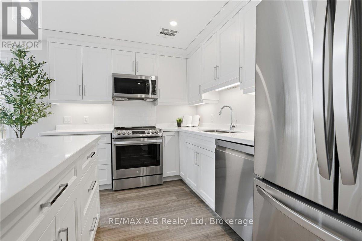 204 - 100 Gordon Street, Stratford, Ontario  N5A 7T8 - Photo 4 - X12946210