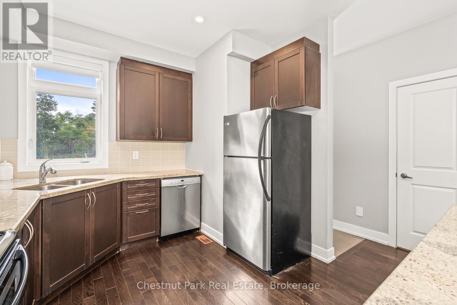 65 Rockmount Crescent, Gravenhurst, Ontario  P1P 0A6 - Photo 8 - X12946908