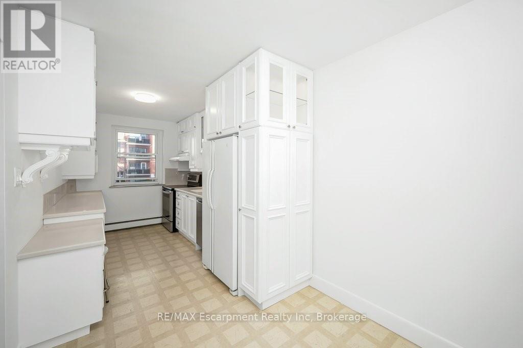 201 - 9 Grant Boulevard, Hamilton, Ontario  L9H 4L5 - Photo 15 - X12947190
