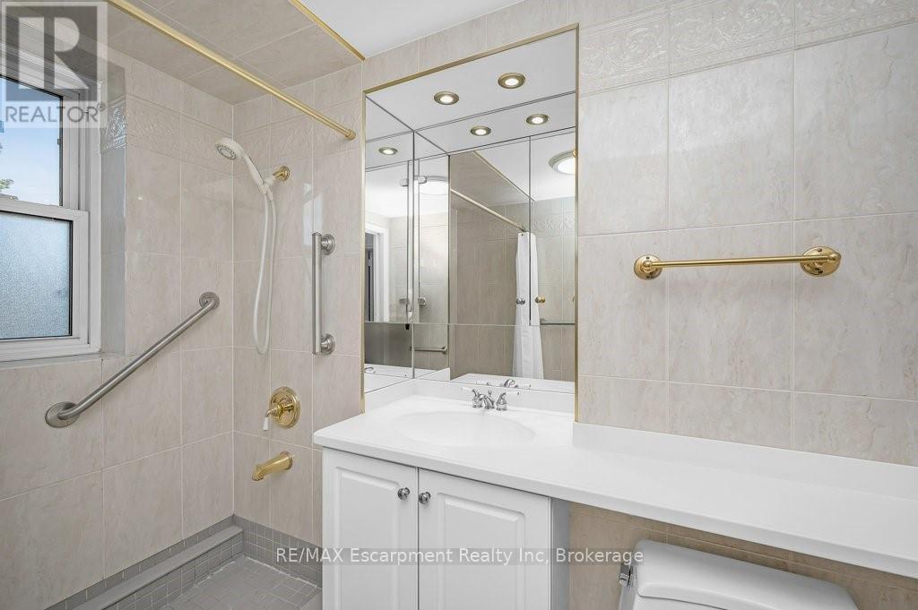201 - 9 Grant Boulevard, Hamilton, Ontario  L9H 4L5 - Photo 27 - X12947190