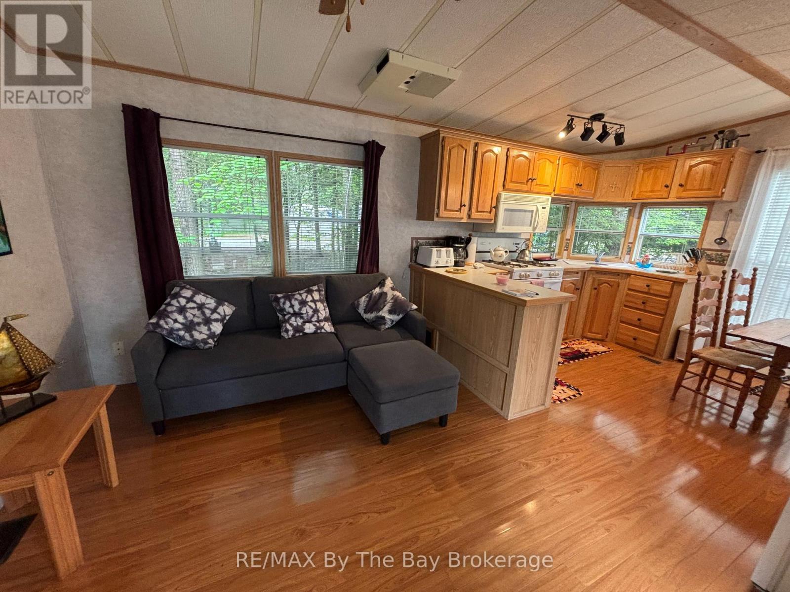 G4 - 85 Theme Park Drive, Wasaga Beach, Ontario  L9Z 1X7 - Photo 13 - S12949140