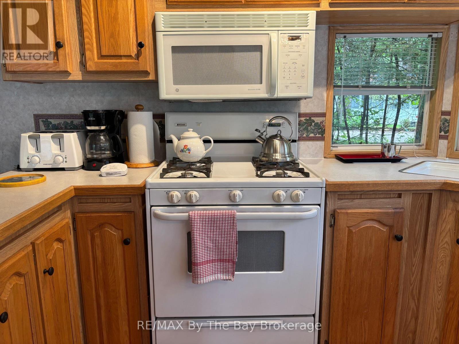 G4 - 85 Theme Park Drive, Wasaga Beach, Ontario  L9Z 1X7 - Photo 14 - S12949140